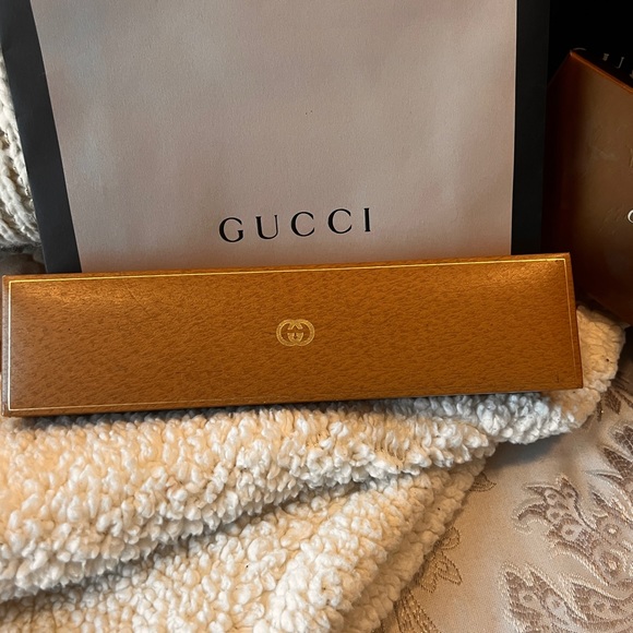 Vintage Gucci Watch - Two Tone - Picture 12 of 14